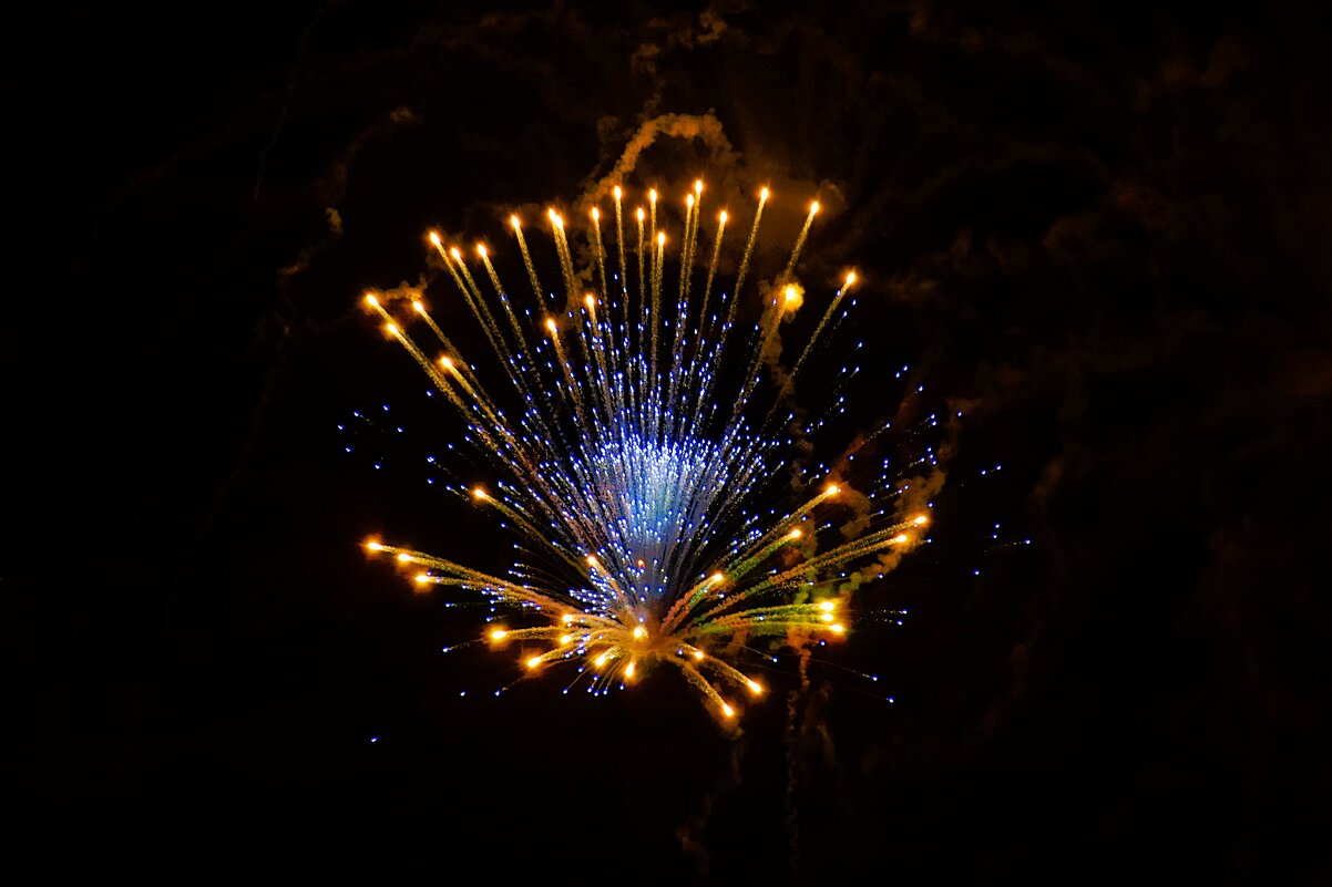 Небо засияло яркими красками. - Татьяна Помогалова