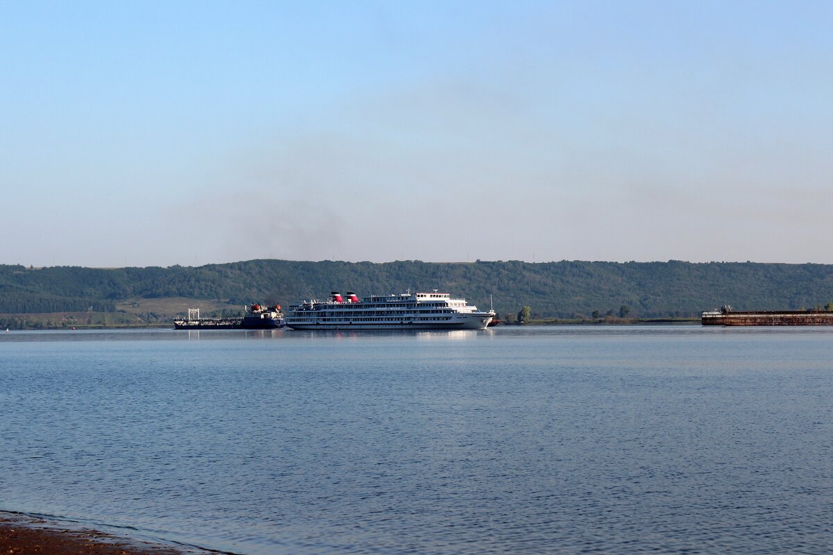 Теплоход "Михаил Фрунзе" - Марсель Валеев Теплоход "Михаил Фрунзе" - Марсель Валеев