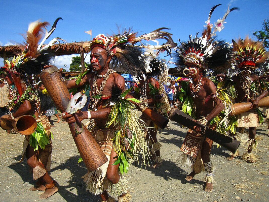 Танец с барабанами, Папуа-Новая Гвинея. - unix (Илья Утропов) Танец с барабанами, Папуа-Новая Гвинея. - unix (Илья Утропов)