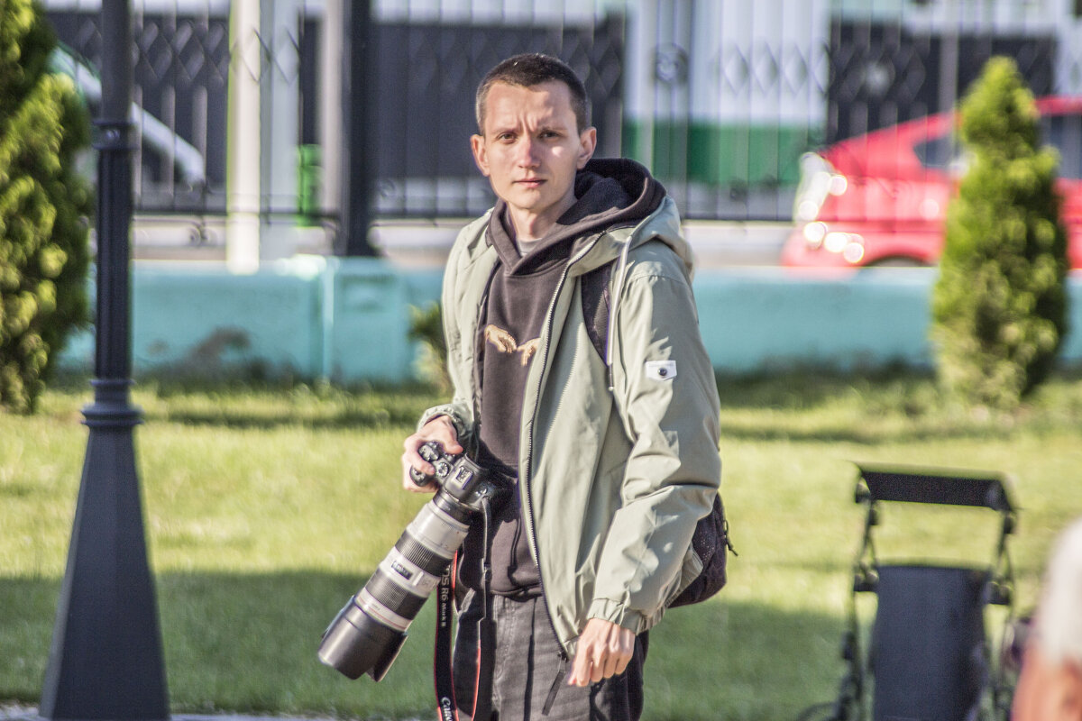 Портрет незнакомца с хорошим объективом - Коля Лукашов Портрет незнакомца с хорошим объективом - Коля Лукашов