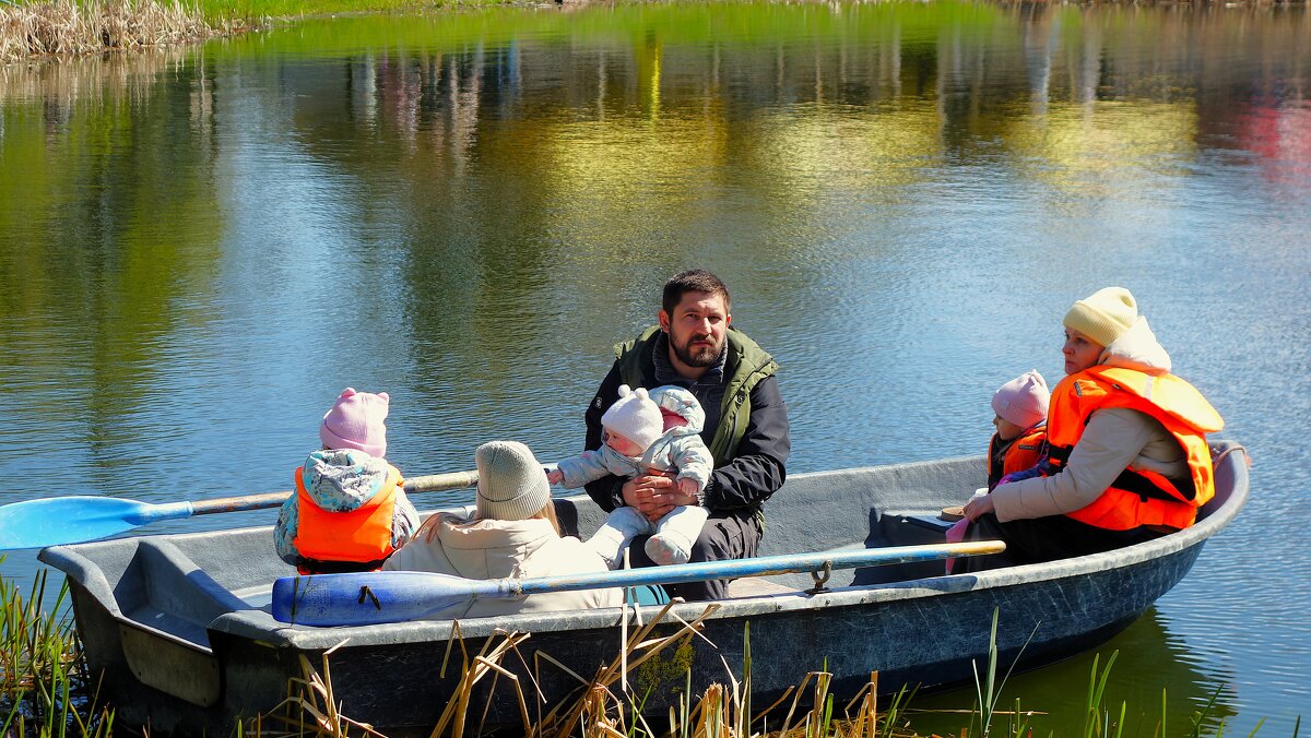 Лодка полная счастья... - Sergey Gordoff Лодка полная счастья... - Sergey Gordoff