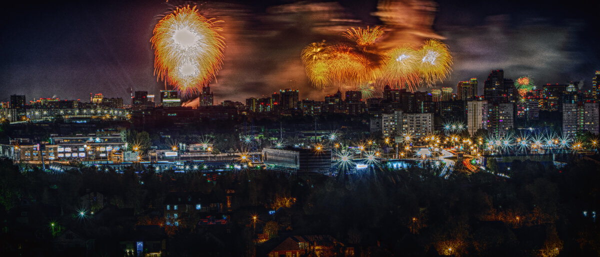 Салют над Москвой в честь 80 летия Великой Победы! - Юрий Яньков Салют над Москвой в честь 80 летия Великой Победы! - Юрий Яньков