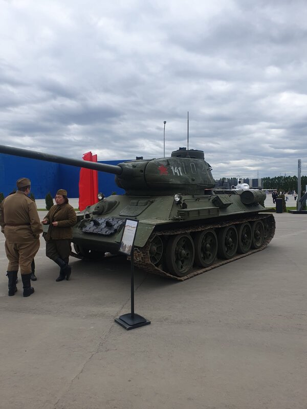 На территории киностудии "Мосфильм" - Ирэн На территории киностудии "Мосфильм" - Ирэн