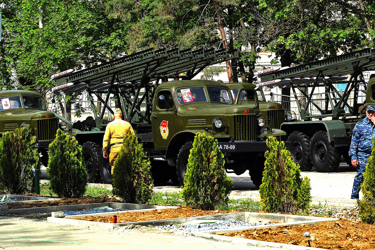 Перед Парадом - Юрий Гайворонскiий