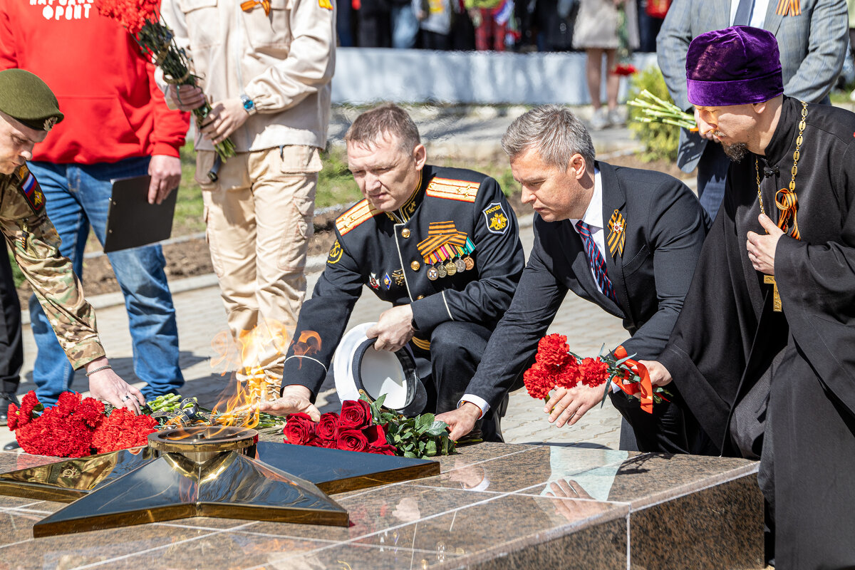 Церемония зажжения Вечного огня - Юрий Глушков