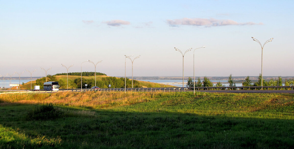 Вид на Каму и мост от кафе "Золотой карп" - Александр Ильчевский Вид на Каму и мост от кафе "Золотой карп" - Александр Ильчевский