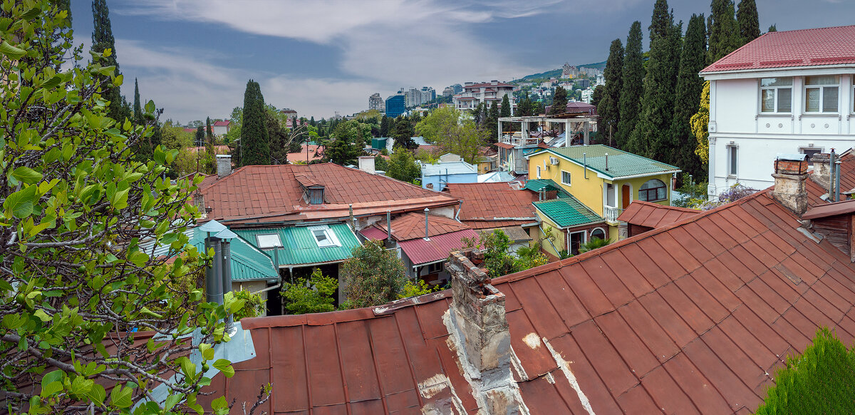 Крыши приморского города - Юрий Яловенко Крыши приморского города - Юрий Яловенко