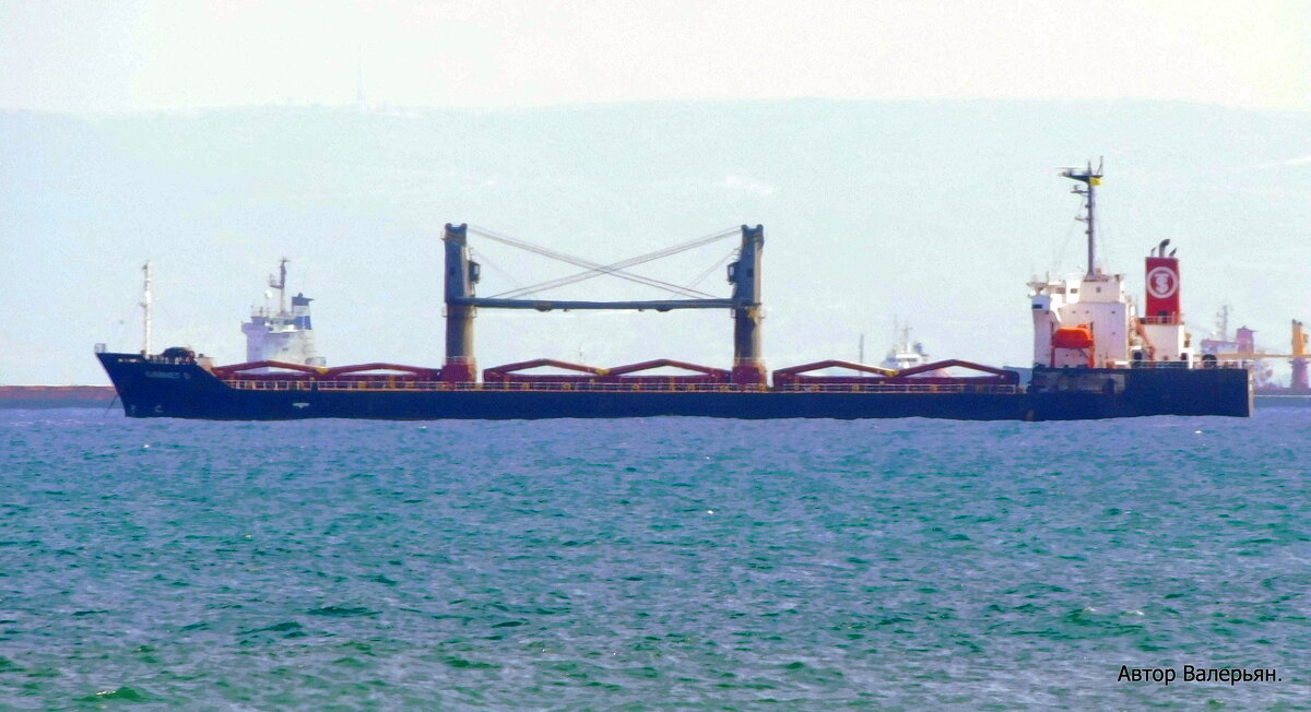 Грузовое судно на рейде порта. - Валерьян Грузовое судно на рейде порта. - Валерьян