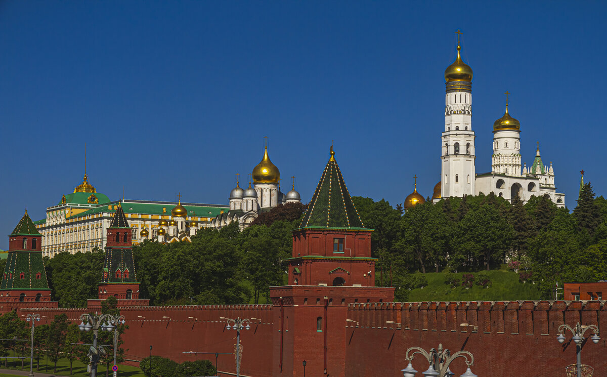 Купола московского Кремля. - Петр Беляков