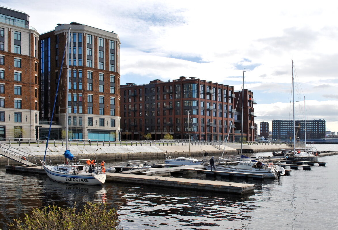 На городской окраине - AleksSPb Лесниченко