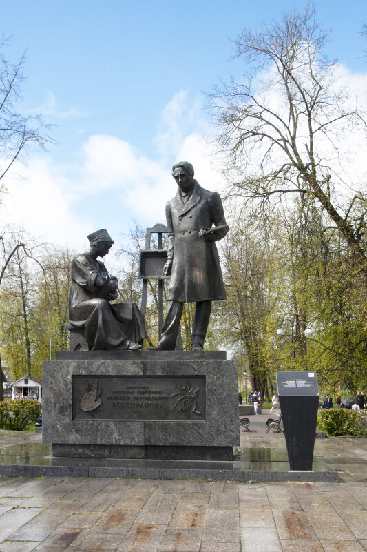 Памятник художнику Венецианову - местному уроженцу - Gen Памятник художнику Венецианову - местному уроженцу - Gen