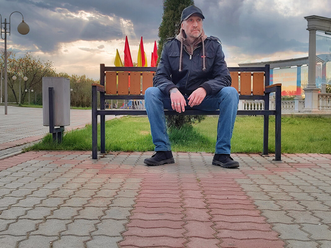 Вечер на набережной - Денис Бочкарёв Вечер на набережной - Денис Бочкарёв