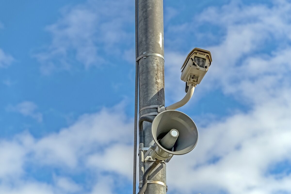 Мы всё видим, а, если нужно, то и скажем - Валерий Иванович Мы всё видим, а, если нужно, то и скажем - Валерий Иванович