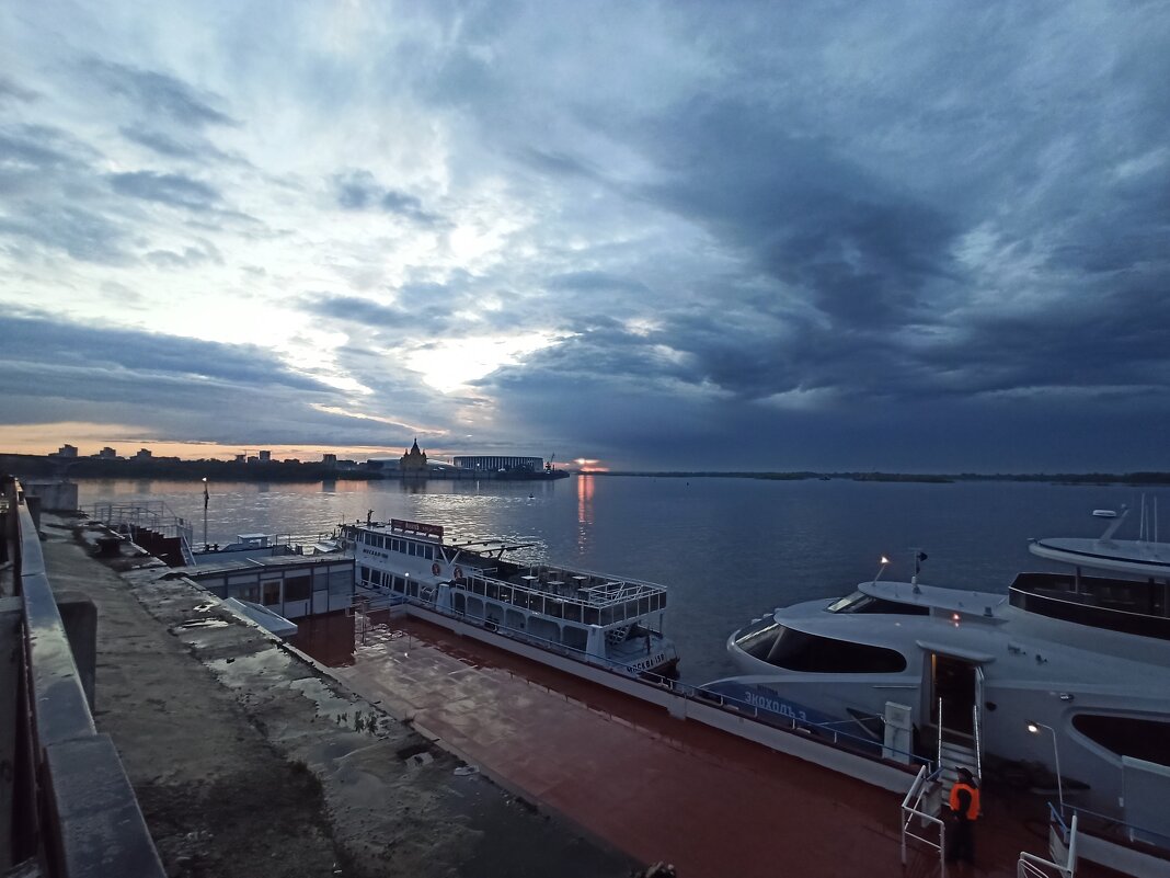В восемь вечера после дождя в Нижнем Новгороде - svk *