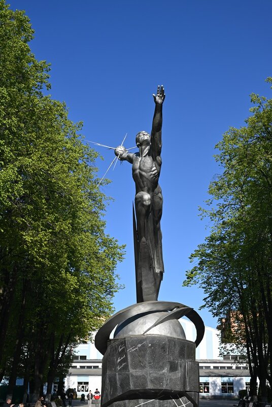 Скульптура-памятник "Слава покорителям космоса" - Митяй Митрич Скульптура-памятник "Слава покорителям космоса" - Митяй Митрич