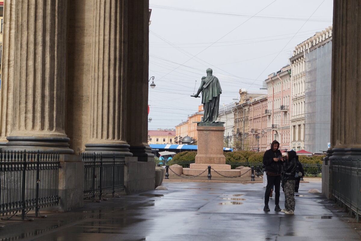 Сквозь колонны - Anna-Sabina Anna-Sabina Сквозь колонны - Anna-Sabina Anna-Sabina