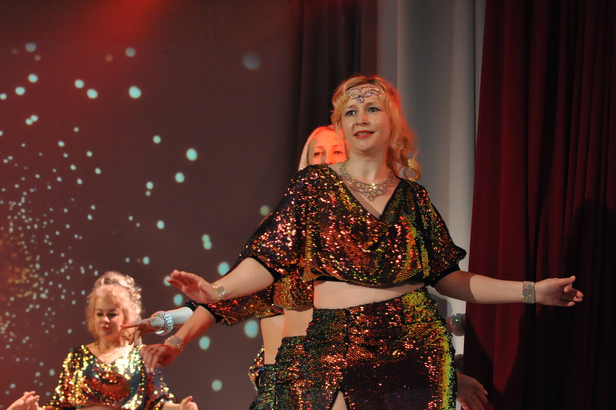 Восточные твнцы. - Харис Шахмаметьев Восточные твнцы. - Харис Шахмаметьев