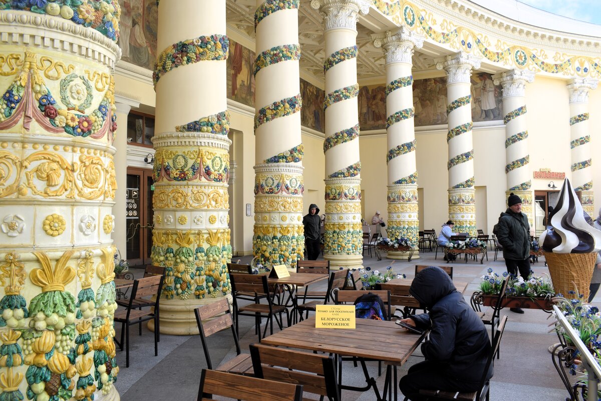 Уникальная колоннада павильона "Республика Беларусь". - Татьяна Помогалова