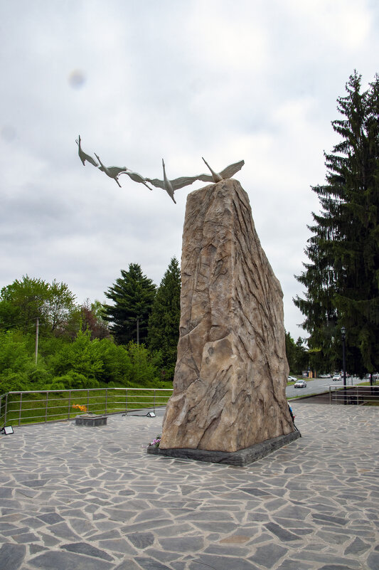 Дзуарикау. Мемориал семи братьям Газдановым и другим односельчанам, погибшим в Отечественную войну - Gen Дзуарикау. Мемориал семи братьям Газдановым и другим односельчанам, погибшим в Отечественную войну - Gen