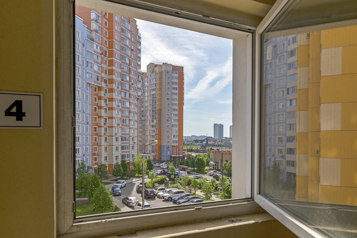 Вид с четвертого этажа - Валерий Иванович Вид с четвертого этажа - Валерий Иванович