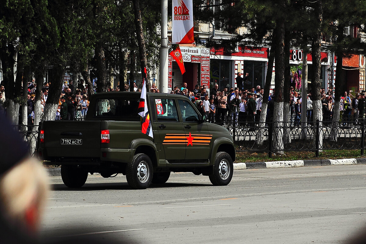 Парад - Юрий Гайворонскiий