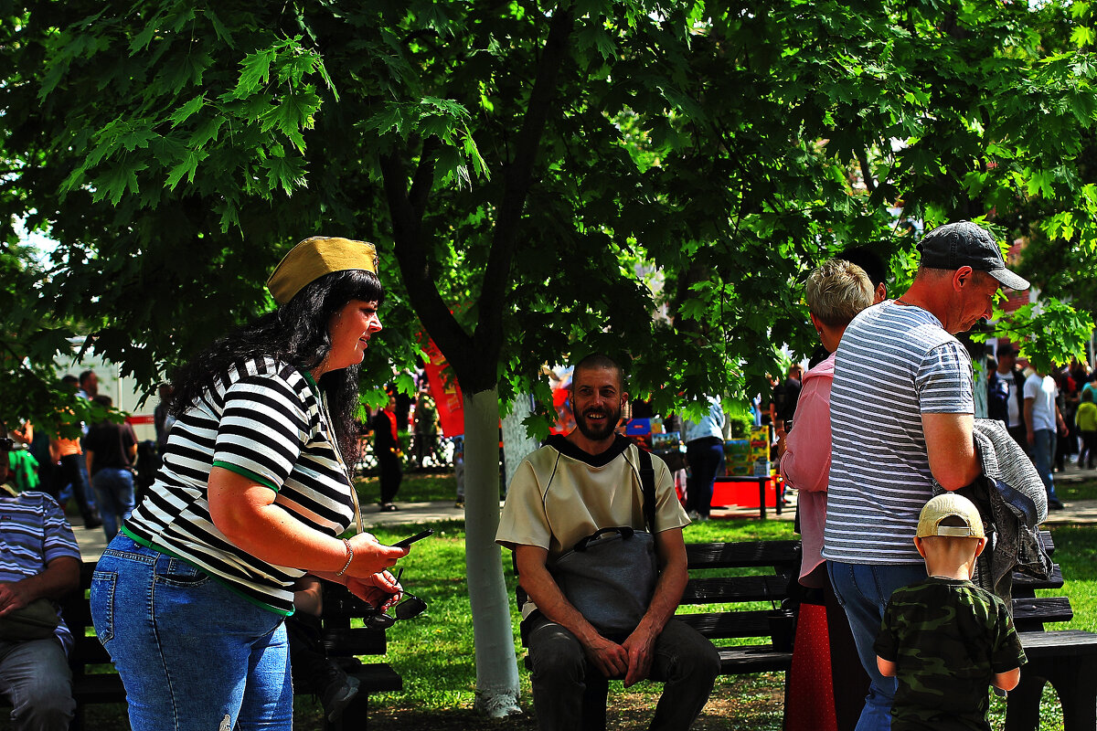 На празднике - Юрий Гайворонскiий На празднике - Юрий Гайворонскiий