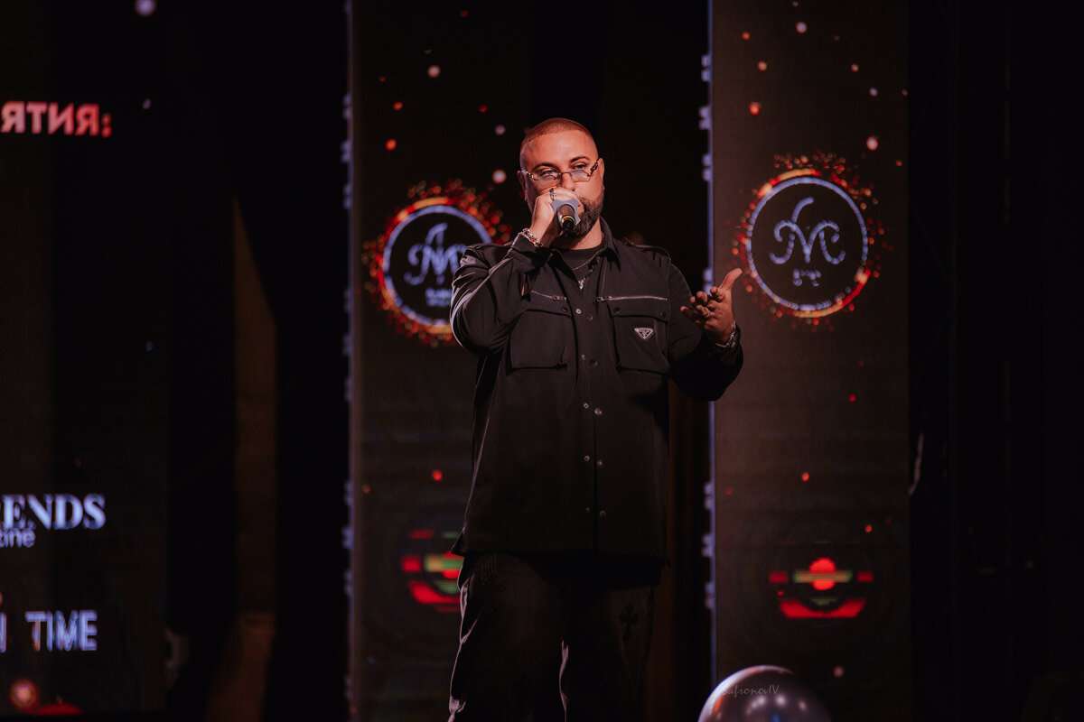 Выступление певца - Джованни Луче Выступление певца - Джованни Луче