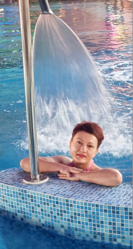 В бассейне - Лана 