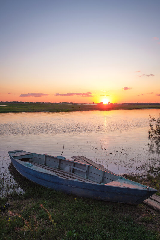 Закат с лодочкой - Сергей Сабешкин Закат с лодочкой - Сергей Сабешкин