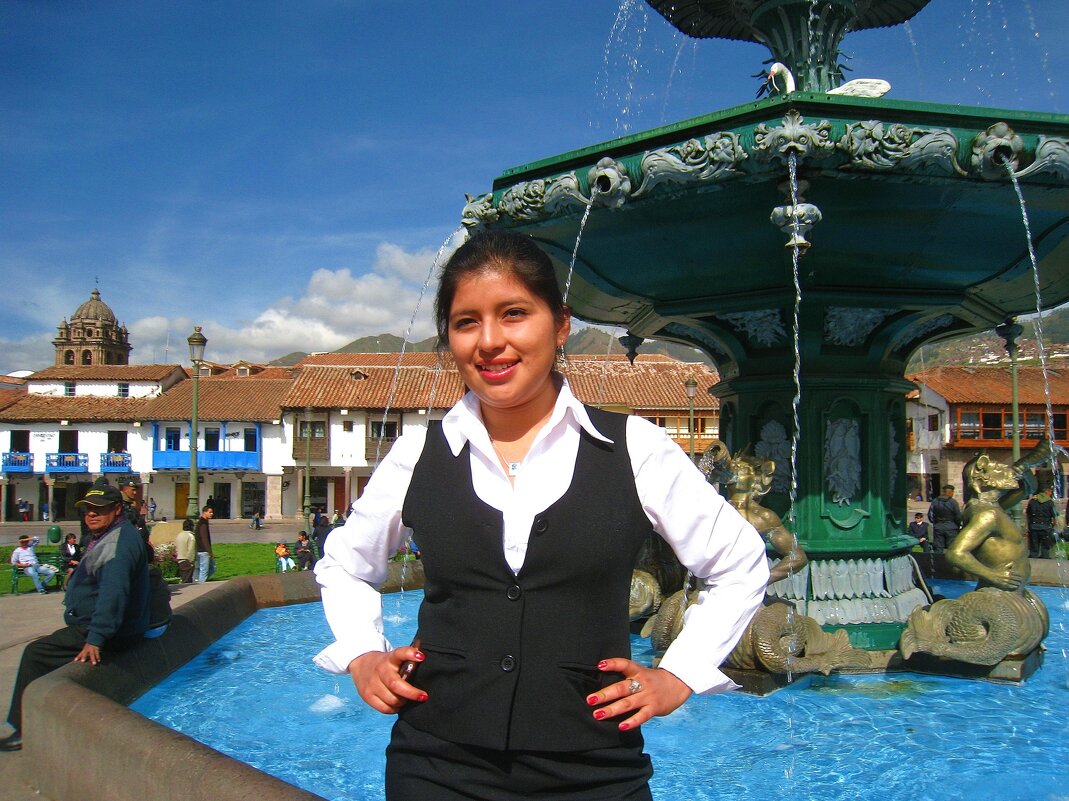 Девушка у фонтана Инка в перуанском городе Куско. - unix (Илья Утропов) Девушка у фонтана Инка в перуанском городе Куско. - unix (Илья Утропов)