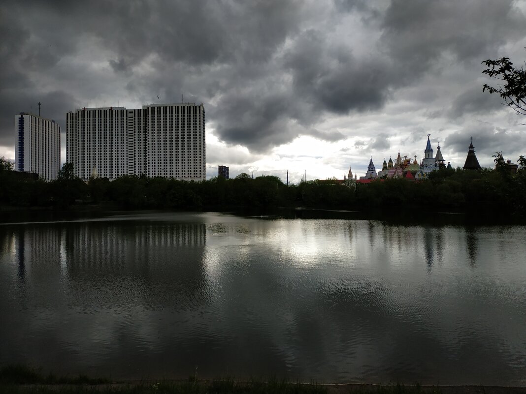 Природа очень хмурилась - Андрей Лукьянов Природа очень хмурилась - Андрей Лукьянов