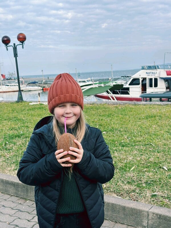 Девчонка - Георгиевич Девчонка - Георгиевич
