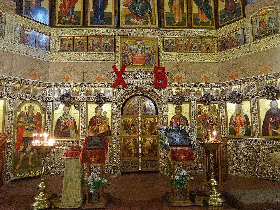 Иконостас храма Усекновения главы Иоанна Крестителя - Лидия Бусурина Иконостас храма Усекновения главы Иоанна Крестителя - Лидия Бусурина