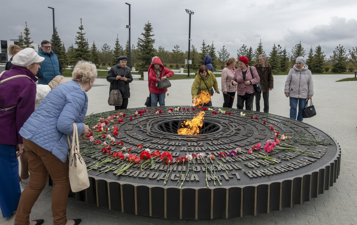 *** - Александр Русинов