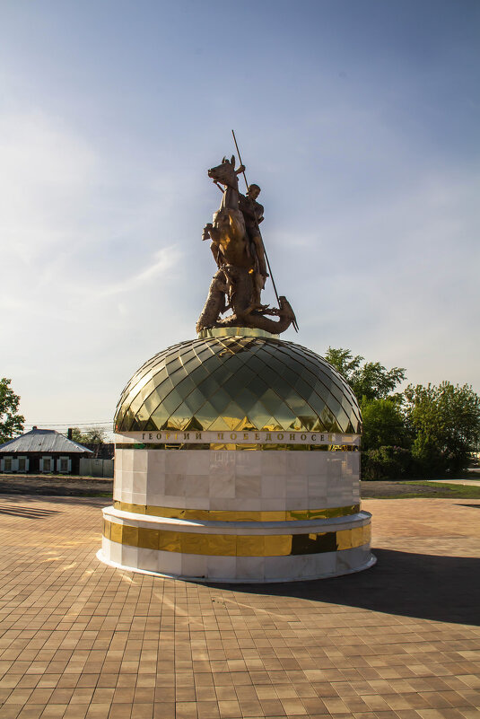 Памятник Георгию Победоносцу в г.Ачинск на центральной площади - Владимир Кириченко Памятник Георгию Победоносцу в г.Ачинск на центральной площади - Владимир Кириченко