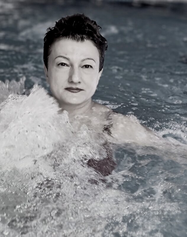 В бассейне - Лана 