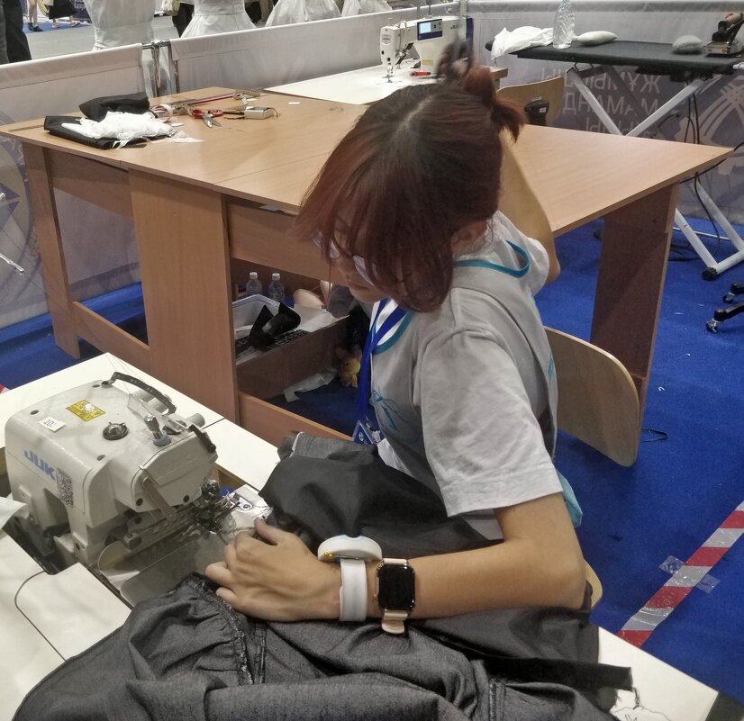 Конкурс швей - Андрей Хлопонин Конкурс швей - Андрей Хлопонин