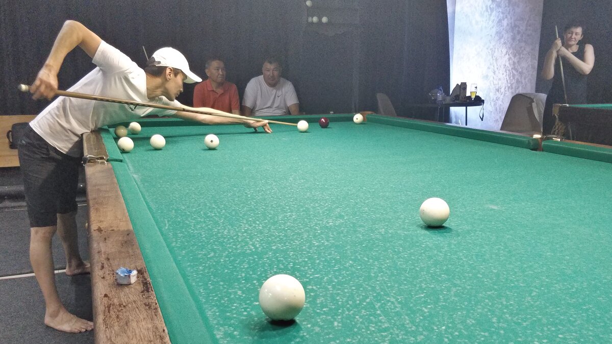 Играем в бильярд - Андрей Хлопонин Играем в бильярд - Андрей Хлопонин