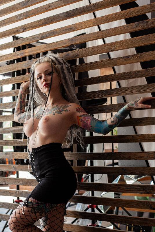 Девушка с тату - Станислав Яковлев Девушка с тату - Станислав Яковлев