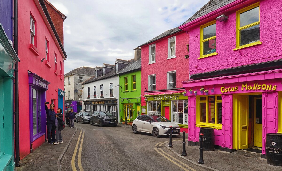 Яркий городок Кинсейл, Ирландия - Elena Ророva