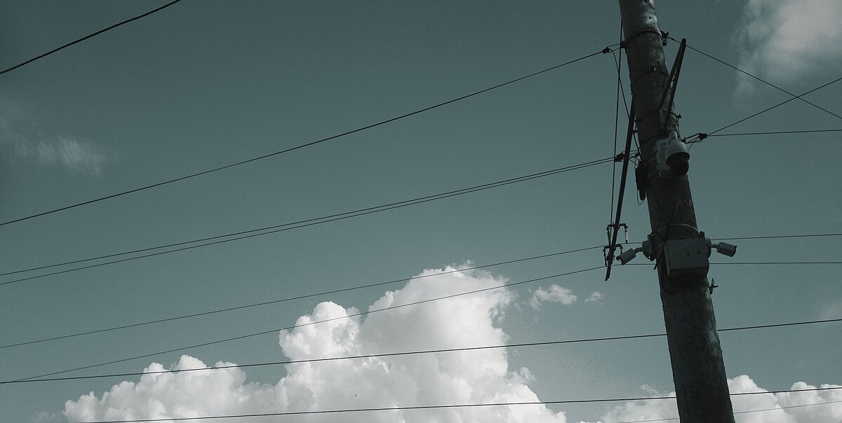 небо испорченное проводами - Николай Семёнов небо испорченное проводами - Николай Семёнов