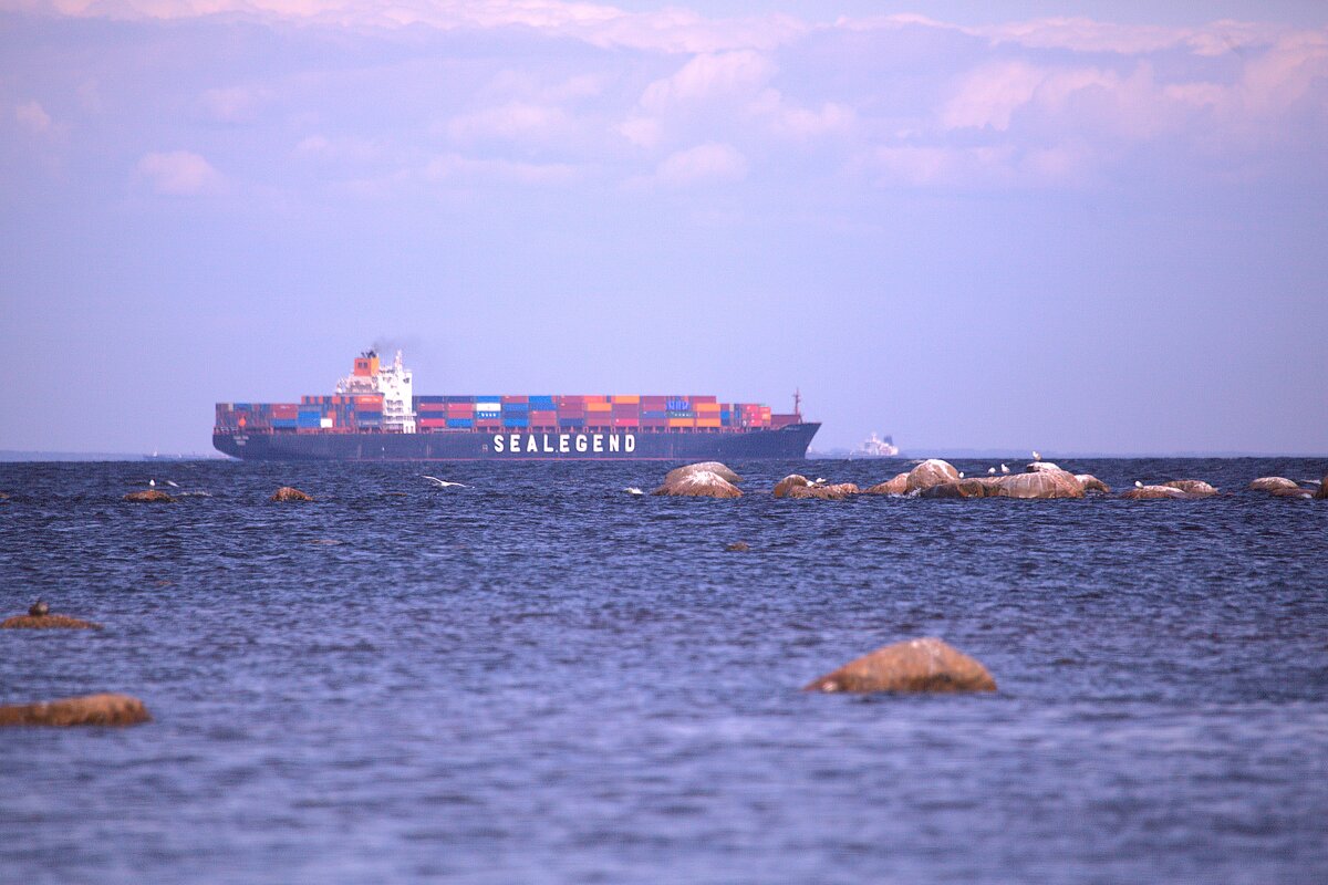 Судно в фарватере - Танзиля Завьялова Судно в фарватере - Танзиля Завьялова