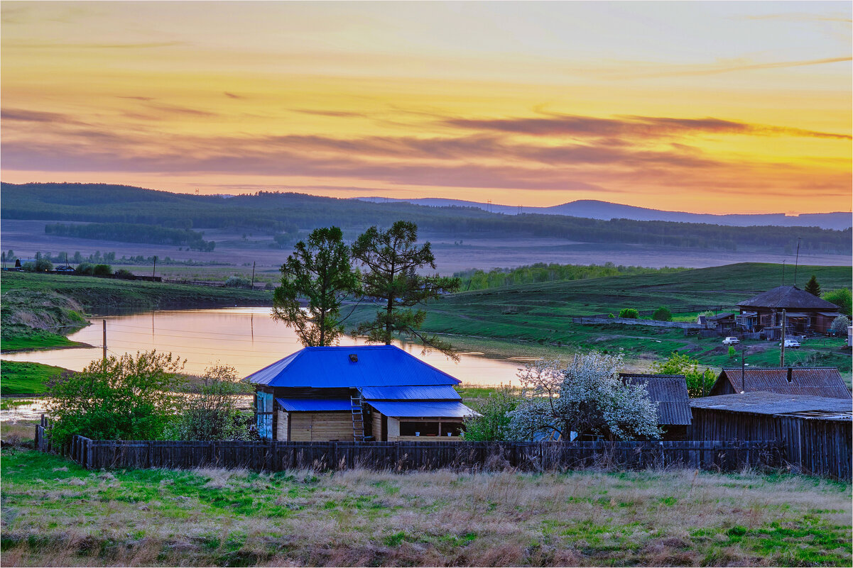 Вечер в сибирской глубинке.. - Алексей Мезенцев Вечер в сибирской глубинке.. - Алексей Мезенцев