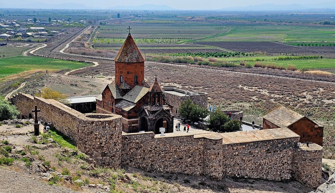Хор Вира́п (арм. Խոր Վիրապ — глубокая темница) - Михаил Свиденцов