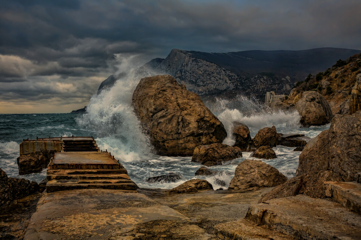 Прибой в Ласпи - Виктор Прибой в Ласпи - Виктор