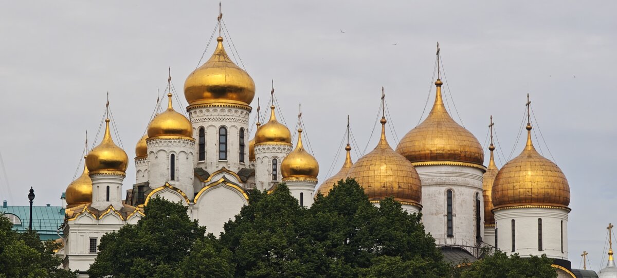 Купола кремлевских церквей - <<< Наташа >>>