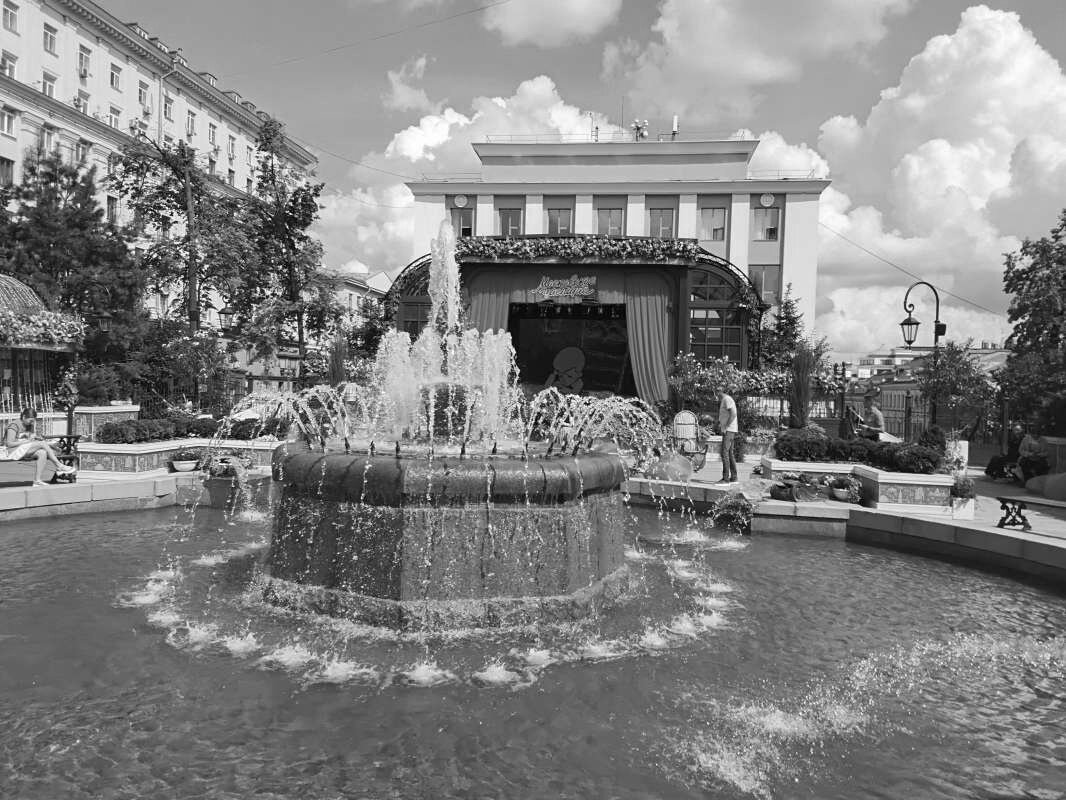 Фонтан на площади Тверской - Дмитрий Никитин