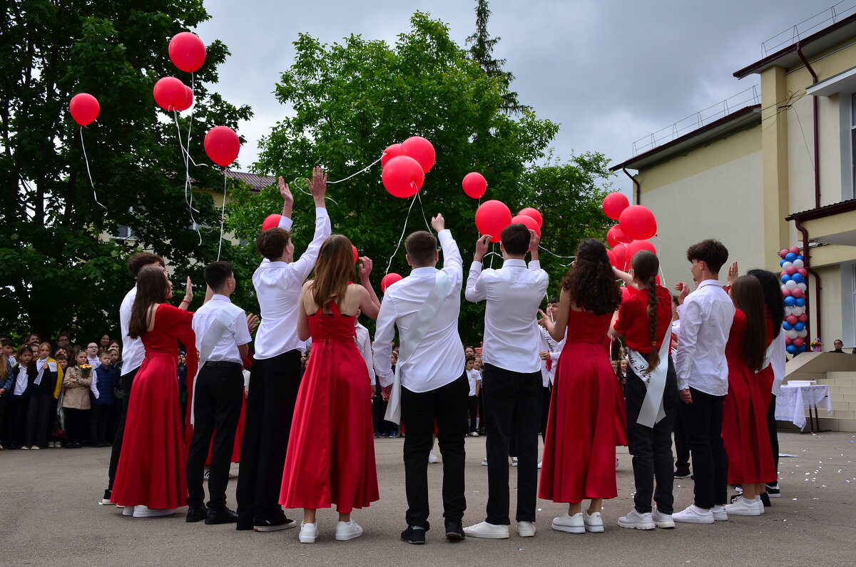 Последнийй Звонок 4 - александр донченко Последнийй Звонок 4 - александр донченко