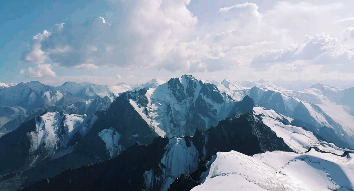 А вокруг горы - Георгиевич 