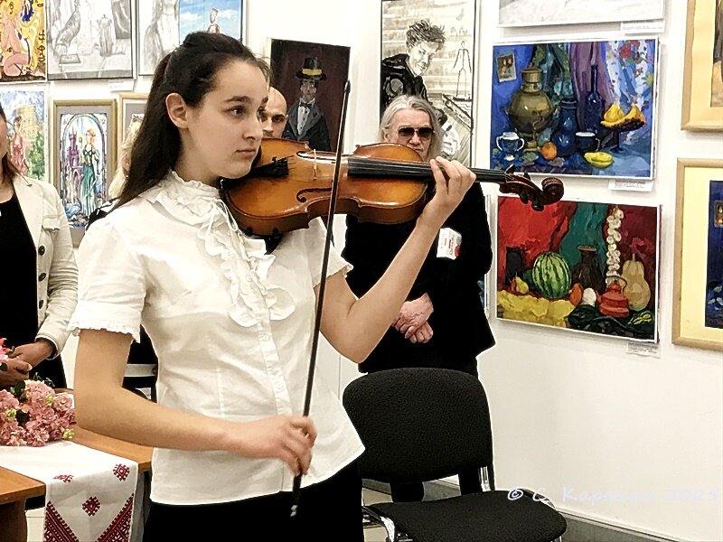 Юля юна скрипачка - Степан Карачко